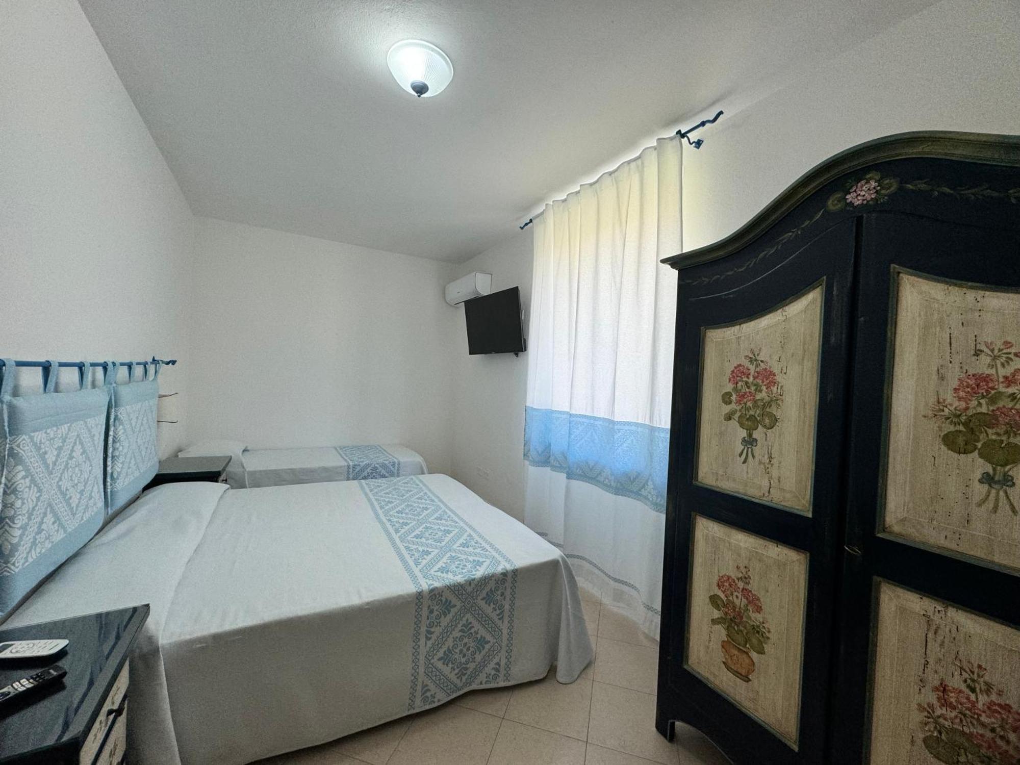 Garden Hotel Alghero フェルティリア エクステリア 写真